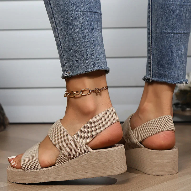 Kristy™ | Ensfarvede Kilesandaler