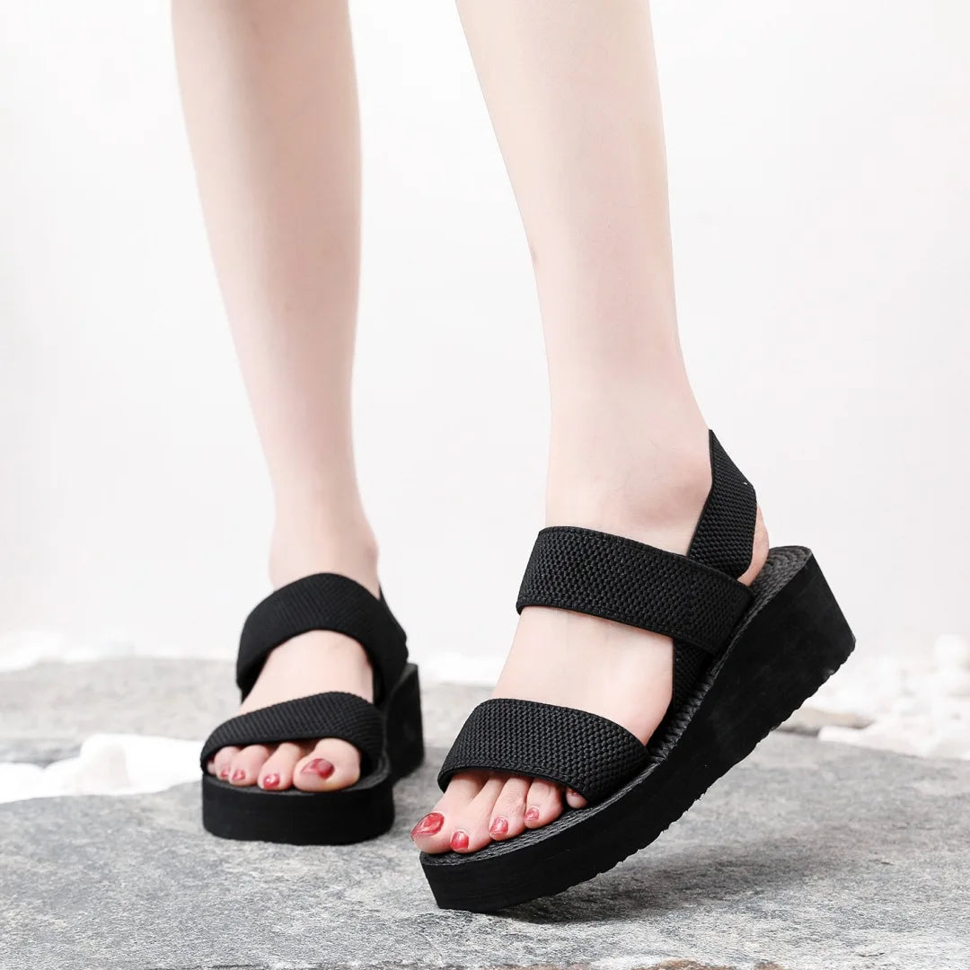 Kristy™ | Ensfarvede Kilesandaler